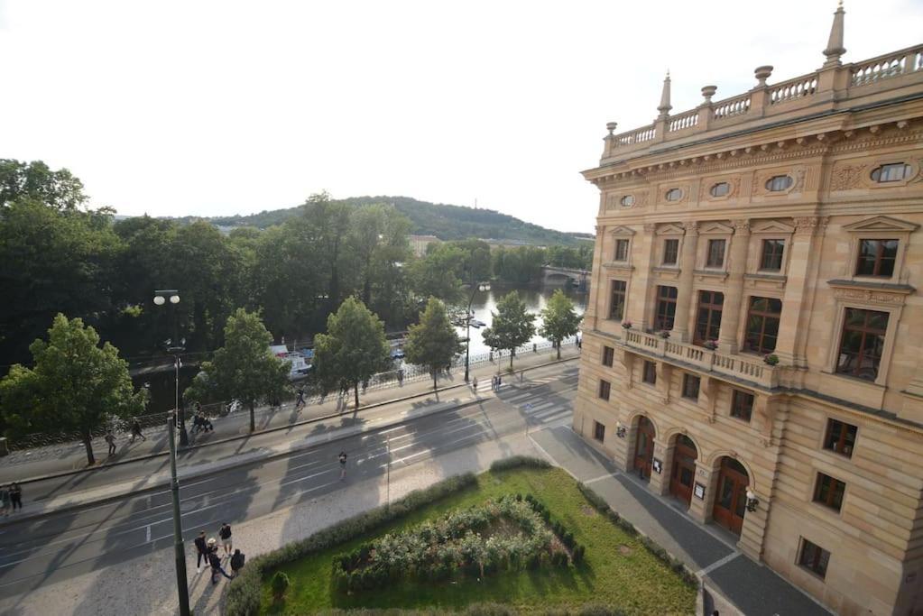 Fabulous River View Studio In The Heart Of Praga Exterior foto